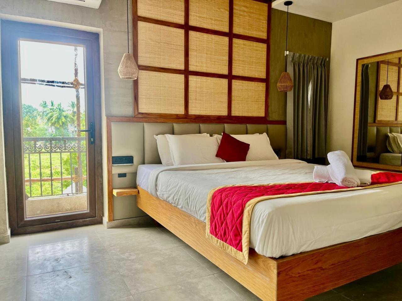 Hotel Castle Manor - Auroville Beach Puducherry Zewnętrze zdjęcie